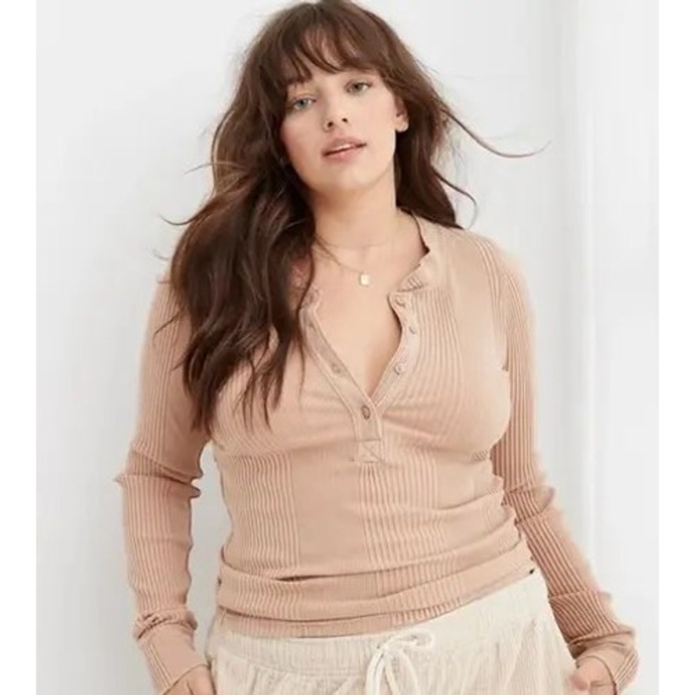 Aerie Road Trip Ribbed Henley‎ Tan Long Sleeve Stretch Top Women's Medium